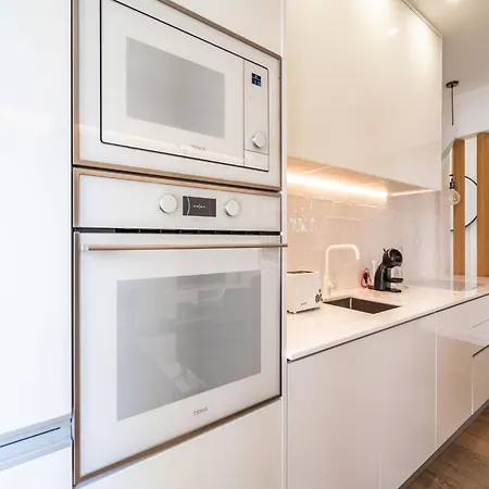 דירה Akicity Campolide Wood *